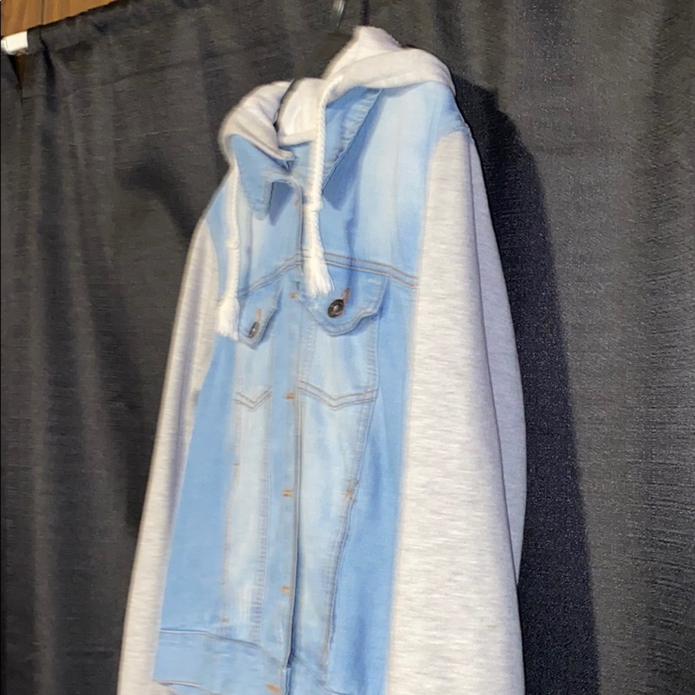 Jean jacket - Picture 2 of 3